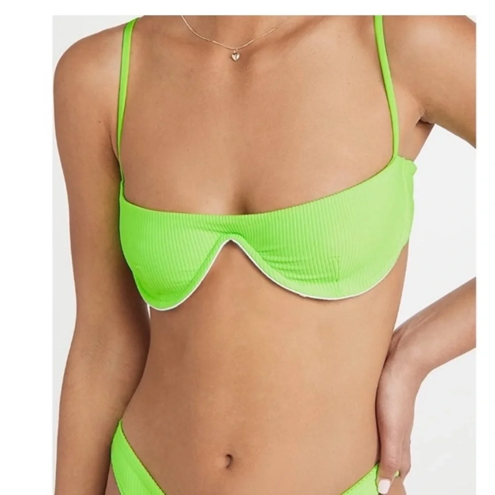 Frankie's Bikini NWT Tolly Green Bikini Top Medium